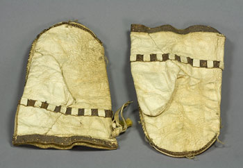 /artifacts/views/inuit_gloves.jpg