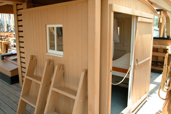 image of day_cabin